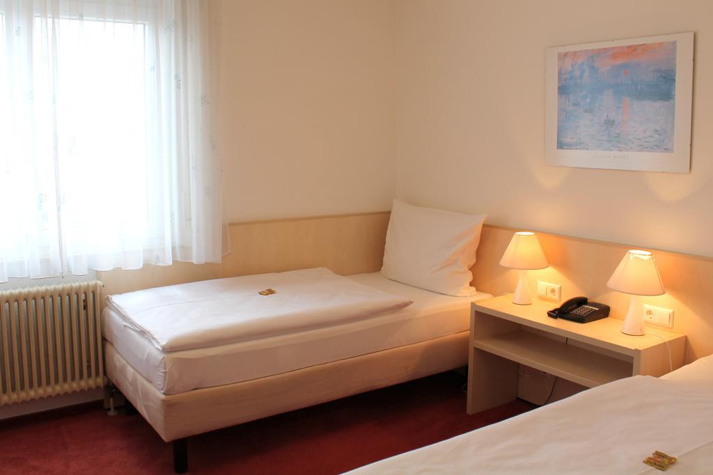 Hotel Am Bad Esslingen am Neckar Eksteriør billede