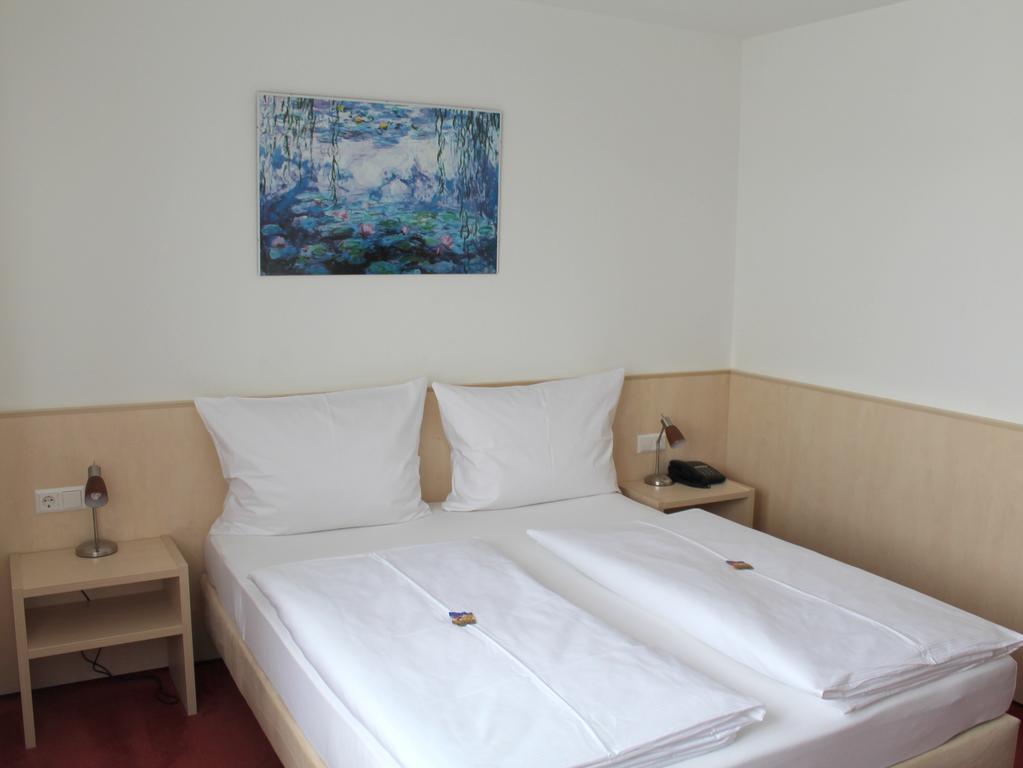 Hotel Am Bad Esslingen am Neckar Eksteriør billede